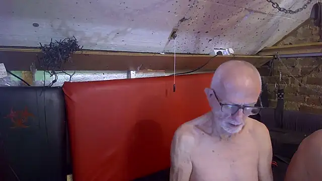 Snapshot of SLingGUY chatting on 2, 6, 2026 SLingGUY online show from 2, 6, 2026