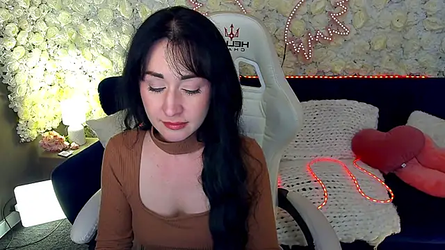 CarolinaaFoxyyy online show from 10, 4, 2026