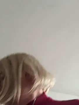 Snapshot of simone_xdressing chatting on 10, 2, 2025 simone xdressing online show from 10, 2, 2025