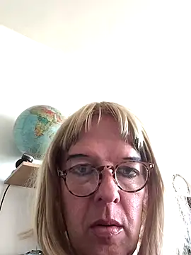 Snapshot of simone_xdressing chatting on 14, 9, 2025 simone xdressing online show from 14, 9, 2025