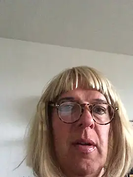 simone xdressing online show from 10, 6, 2026