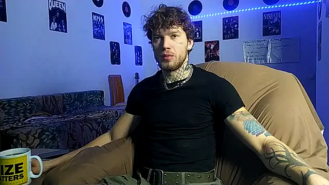 Huntall77 online show from 17, 12, 2025