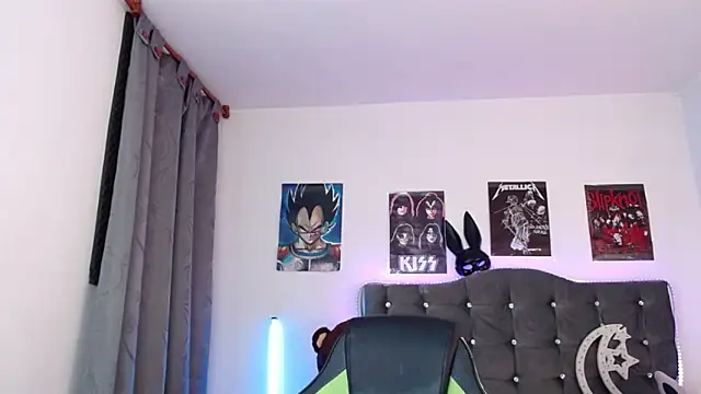 lunabritton1 online show from 11, 2, 2026