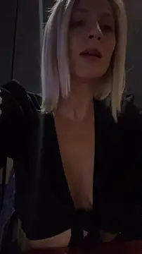 HOTLadyluna online show from 25, 5, 2026