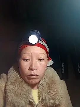 girl-hot2x online show from 14, 2, 2026