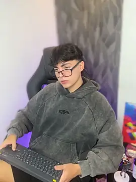 Samu FoXXX online show from 11, 11, 2025