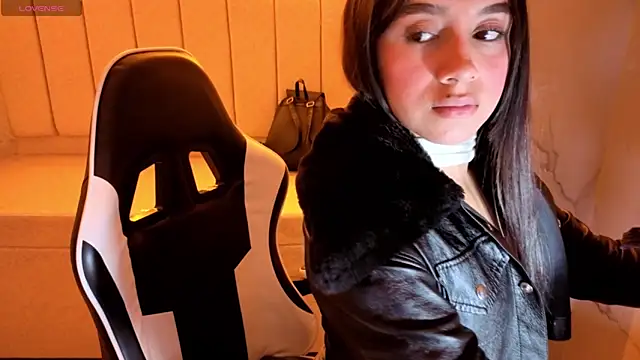 Juliana Tx online show from 25, 11, 2025