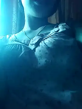 Snapshot of chim-yen chatting on 15, 11, 2025 chim-yen online show from 15, 11, 2025