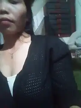 Snapshot of chim-yen chatting on 17, 11, 2025 chim-yen online show from 17, 11, 2025