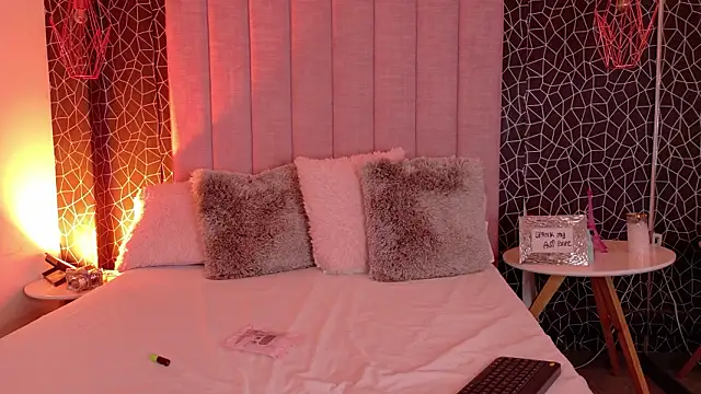 Snapshot of IrisDeLaVega_ chatting on 24, 3, 2026 IrisDeLaVega online show from 24, 3, 2026