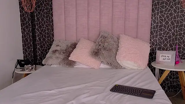 Snapshot of IrisDeLaVega_ chatting on 28, 3, 2026 IrisDeLaVega online show from 28, 3, 2026