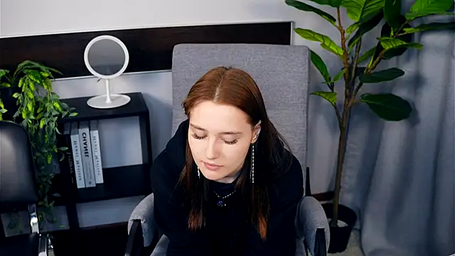 Snapshot of IsaParadiso chatting on 13, 11, 2025 IsaParadiso online show from 13, 11, 2025