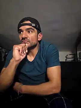 Snapshot of piggylatino chatting on 10, 2, 2026 piggylatino online show from 10, 2, 2026