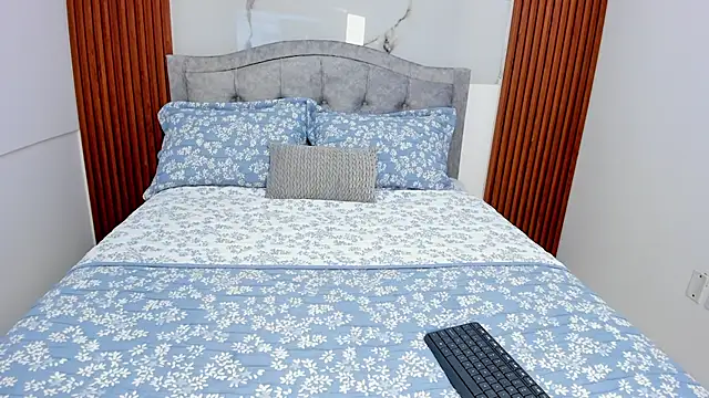 KaliBloom online show from 2, 12, 2025