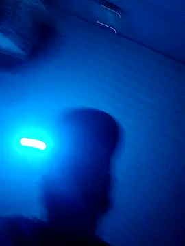 Snapshot of hotguy71000 chatting on 21, 11, 2025 hotguy71000 online show from 21, 11, 2025