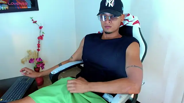 Isaacas  online show from 12, 11, 2025