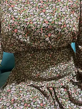 Snapshot of Molatane0 chatting on 12, 11, 2025 Molatane0 online show from 12, 11, 2025