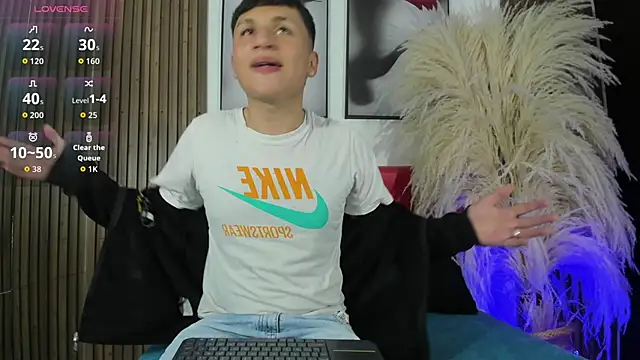 Snapshot of Sweet_Smiith chatting on 19, 11, 2025 Sweet Smiith online show from 19, 11, 2025