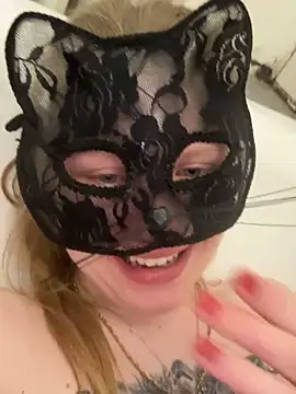 secretcouple 00 online show from 15, 4, 2026