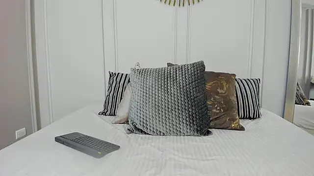 Snapshot of Mia-Kendall chatting on 29, 11, 2025 Mia-Kendall online show from 29, 11, 2025