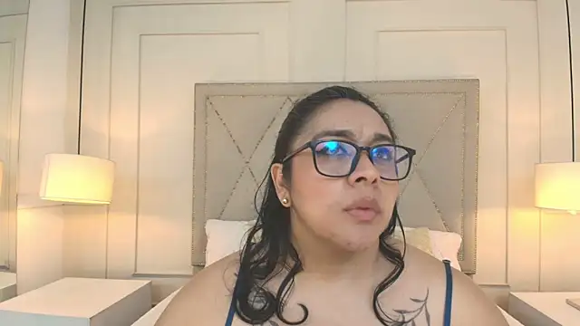 Snapshot of ViickyLee chatting on 9, 5, 2026 ViickyLee online show from 9, 5, 2026