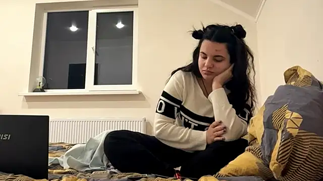 ArielleLeitao online show from 14, 11, 2025