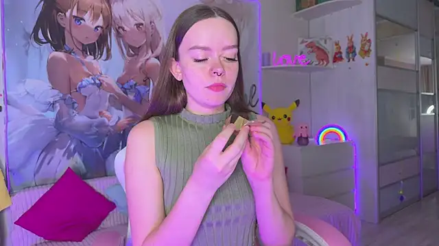 Snapshot of CheekySashaCharm chatting on 8, 6, 2026 CheekySashaCharm online show from 8, 6, 2026
