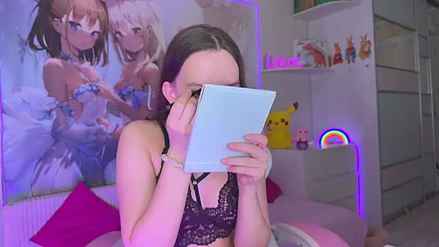 Snapshot of CheekySashaCharm chatting on 4, 7, 2026 CheekySashaCharm online show from 4, 7, 2026