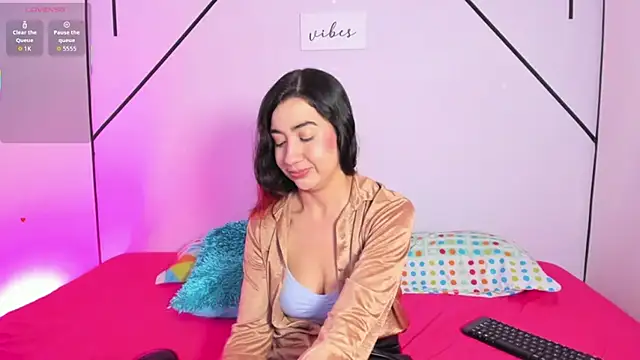 VictoriaRouge  online show from 25, 11, 2025