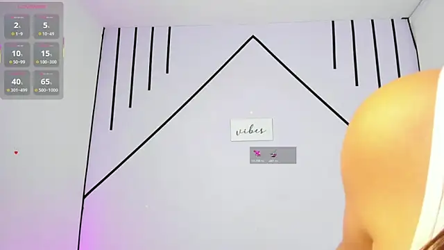 VictoriaRouge  online show from 4, 12, 2025