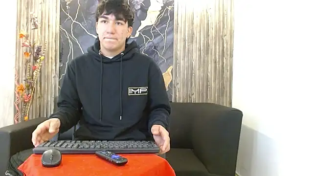 Snapshot of Tommy160920 chatting on 17, 11, 2025 Tommy160920 online show from 17, 11, 2025