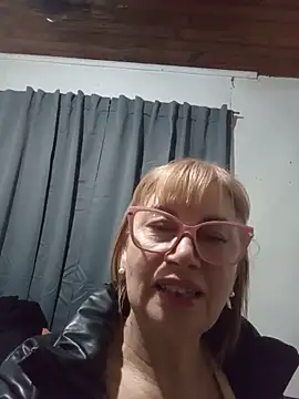Snapshot of SexyMilf1211 chatting on 29, 6, 2026 SexyMilf1211 online show from 29, 6, 2026
