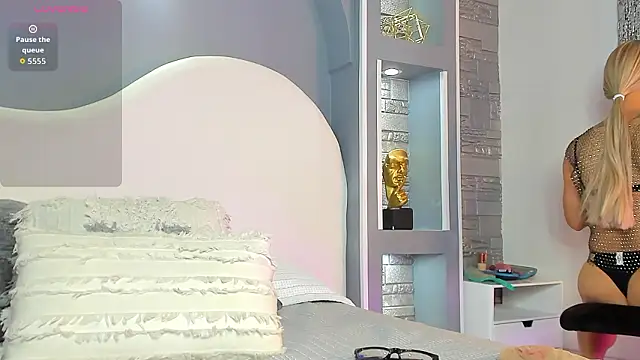 Valentino moretti online show from 3, 2, 2026