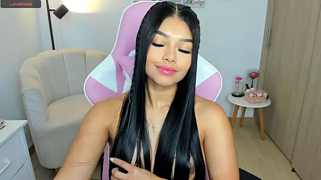 Snapshot of haileyflorez_ chatting on 12, 6, 2026 haileyflorez online show from 12, 6, 2026