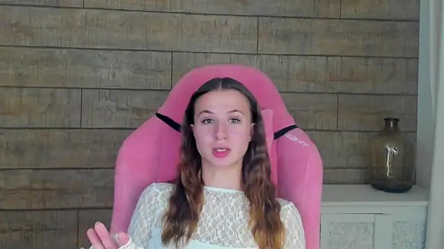 Snapshot of KristinaBellini chatting on 29, 11, 2025 KristinaBellini online show from 29, 11, 2025