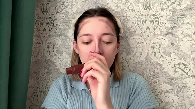 Emily lyy online show from 15, 12, 2025