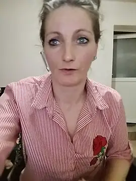 CrazyMaya39 online show from 14, 4, 2026