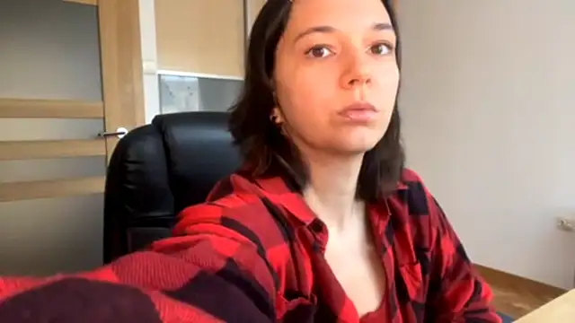 TreasaDolecki online show from 19, 11, 2025