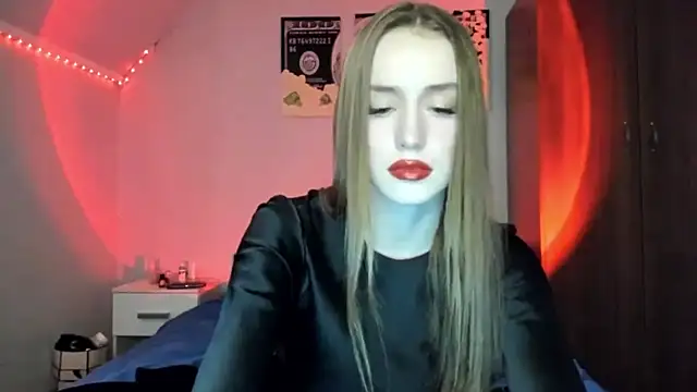 Snapshot of tinyglow chatting on 6, 2, 2026 tinyglow online show from 6, 2, 2026