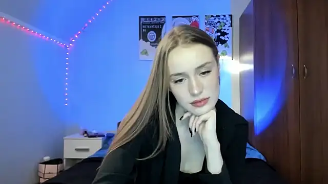 Snapshot of tinyglow chatting on 7, 2, 2026 tinyglow online show from 7, 2, 2026