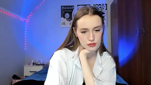 Snapshot of tinyglow chatting on 18, 2, 2026 tinyglow online show from 18, 2, 2026