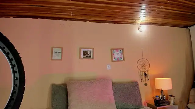 aghata jackson  online show from 28, 11, 2025