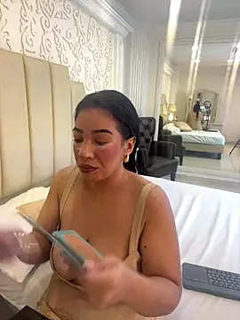 IvannaClaire online show from 17, 12, 2025