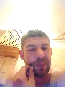 Snapshot of Motosz chatting on 14, 11, 2025 Motosz online show from 14, 11, 2025