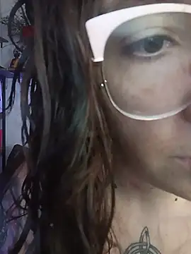 Snapshot of Melinerd chatting on 16, 7, 2026 Melinerd online show from 16, 7, 2026