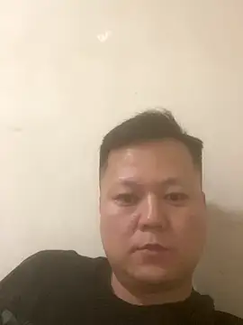 Snapshot of geenn- chatting on 15, 11, 2025 geenn- online show from 15, 11, 2025