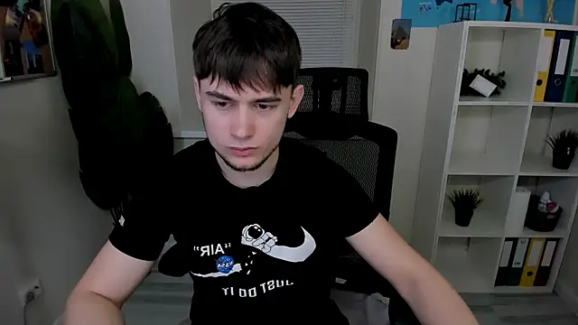 AlejandroEllias online show from 2, 4, 2026