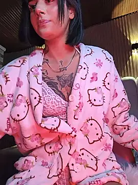 Snapshot of Milu_carbajal_x chatting on 8, 7, 2026 Milu carbajal x online show from 8, 7, 2026