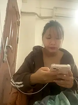 yiyi0316 online show from 21, 11, 2025