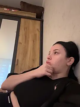 Snapshot of dawnbeforesunset chatting on 16, 11, 2025 dawnbeforesunset online show from 16, 11, 2025